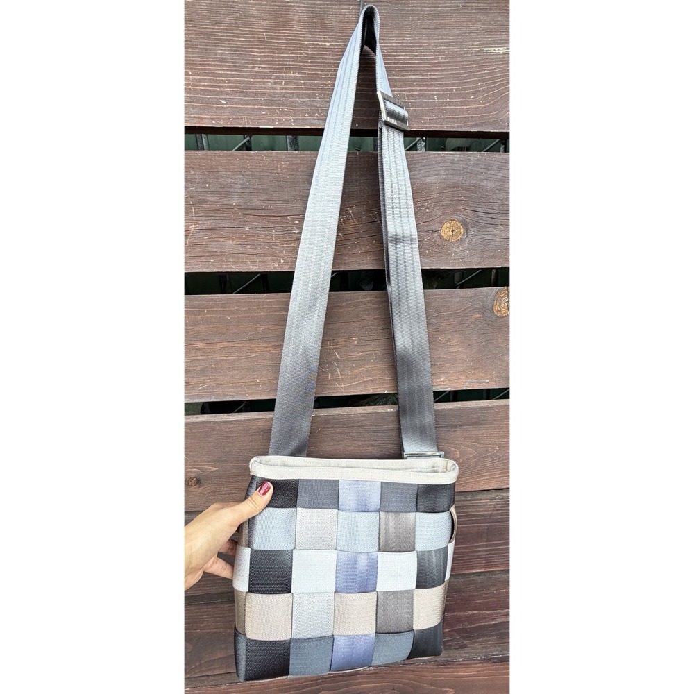 Vtg Y2K Paris Hilton Harvey's Seatbelt Gray Crossbody / Side Purse